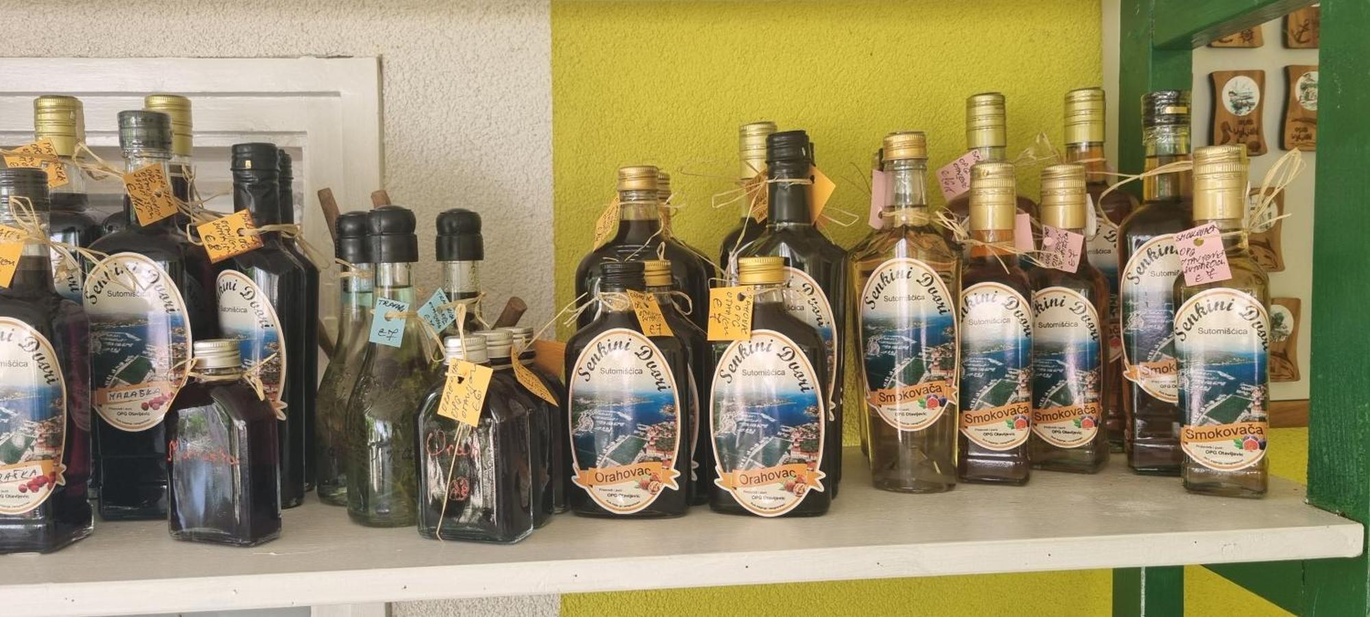 Apartament Senkini Dvori Sutomiscica Zewnętrze zdjęcie