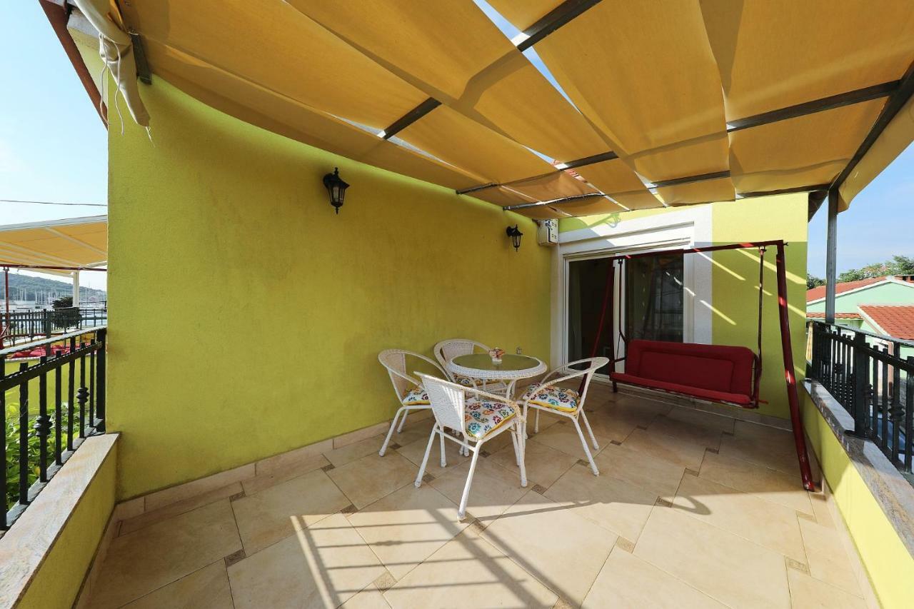 Apartament Senkini Dvori Sutomiscica Zewnętrze zdjęcie